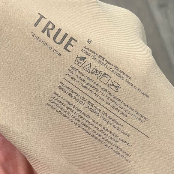 True & Co True Body V-Neck Adjustable Strap Bra Size M - Picture 3 of 3